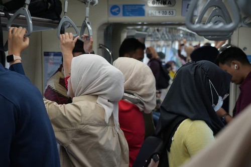 KAI Layani 2,5 Juta Pengguna LRT Jabodebek pada November 2025