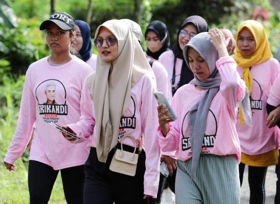 Ajak Perempuan Milenial Kabupaten Way Kanan Hidup Sehat, Srikandi Ganjar Lampung Gelar Jalan Sehat