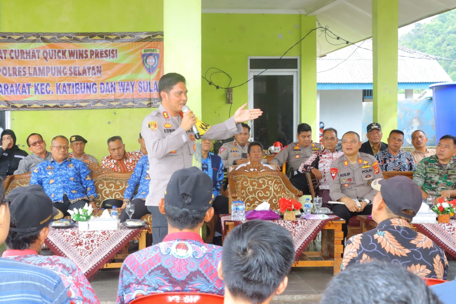 Kapolres Lamsel AKBP Edwingelar junat curhat terkait Debu Stockpile Batu Bara dan Jalan di Portal ke