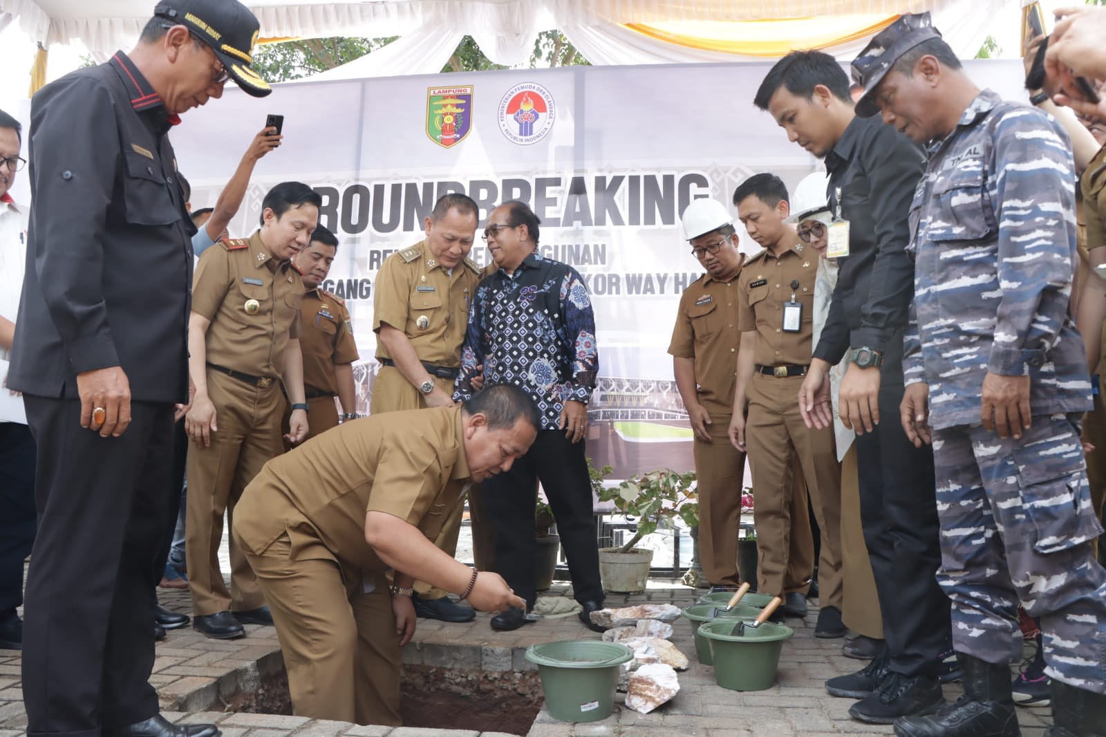Gubernur Lampung Lakukan Ground Breaking Pembangunan Gelanggang Olahraga PKOR Way Halim