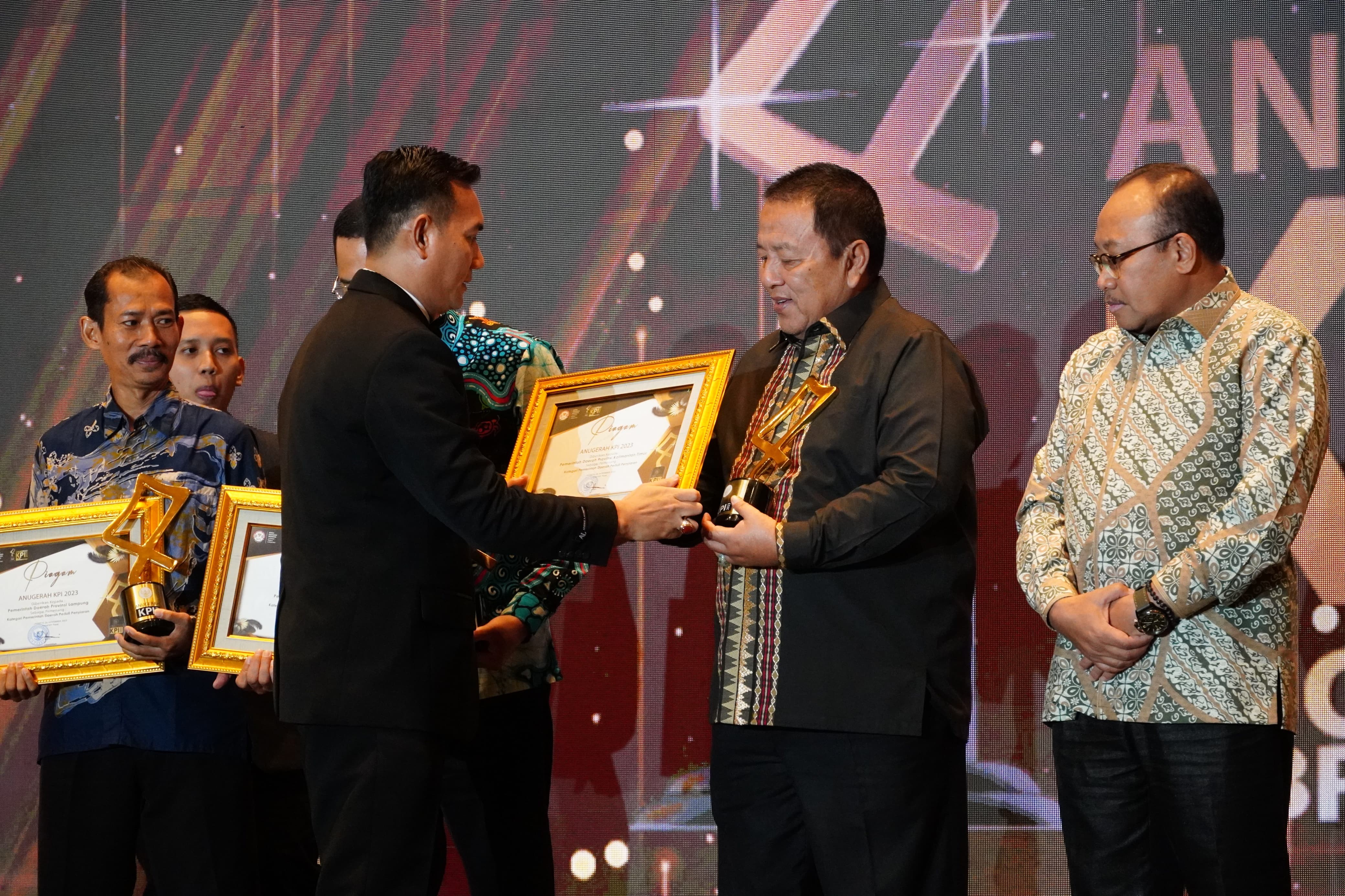 Gubernur Arinal Djunaidi Meraih Anugerah KPI Tahun 2023 Kategori Pemerintah Daerah Peduli Penyiaran