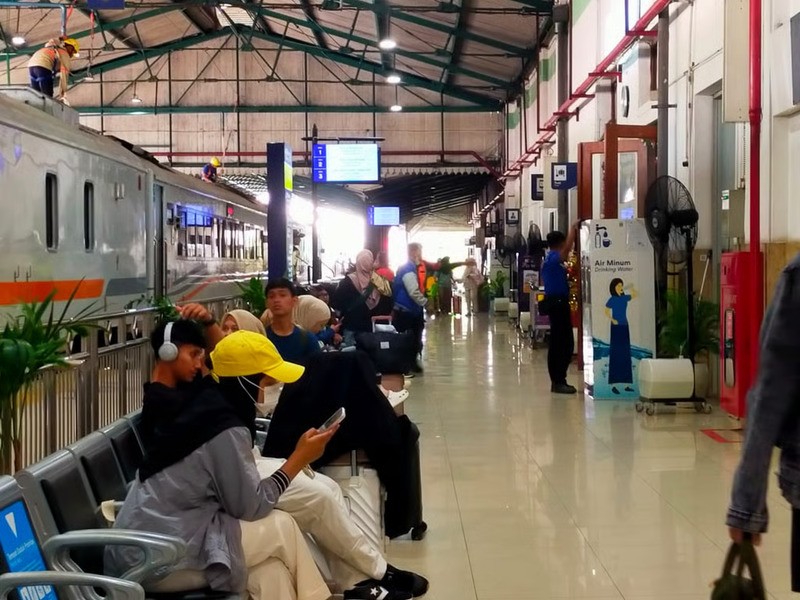 Tingginya Antusiasme Masyarakat, KAI Daop 7 Madiun Catat 85.946 Penumpang Berangkat Selama Nataru