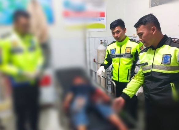Tak Bertanggung Jawab, Satlantas Polres Mesuji Melakukan Evakuasi Korban Tabrak Lari