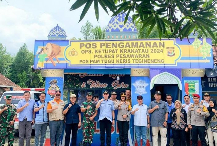 Dendi Ramadhona memonitor beberapa pos pengamanan (Pospam) Hari Raya Idul Fitri 