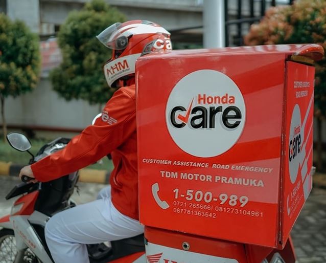 Motor Honda Kesayanganmu bermasalah saat dijalan? Kontak Honda CARE Aja! 