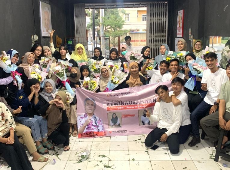 Ganjar Milenial Center Peduli Anak Muda, Ajarkan Cara Buat Buket