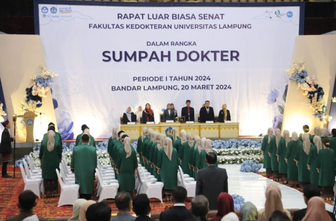 Fakultas Kedokteran Universitas Lampung Lantik 66 Dokter Baru