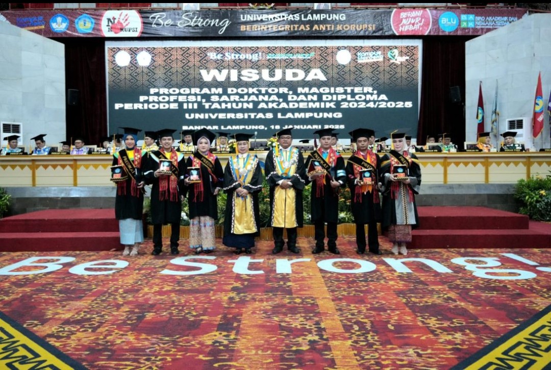 717 Wisudawan Unila Ikuti Prosesi Wisuda Periode Tiga 2024/2025