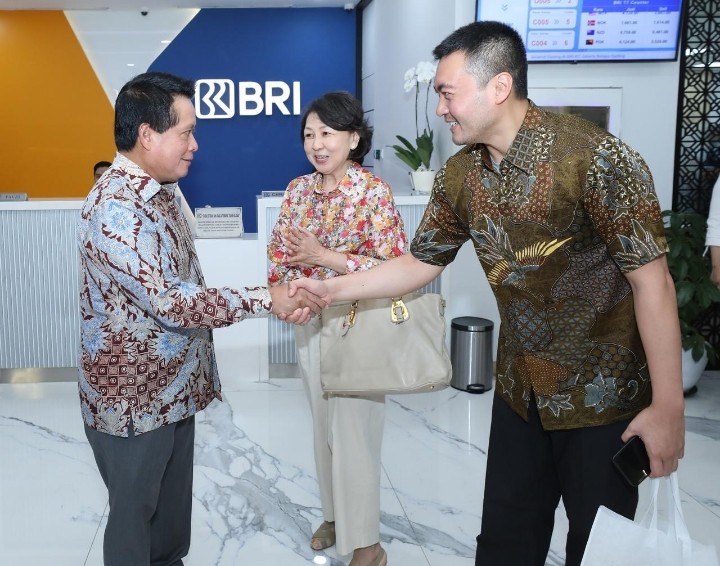 Peringati Hari Pelanggan Nasional, Direksi BRI Sapa Langsung Nasabah
